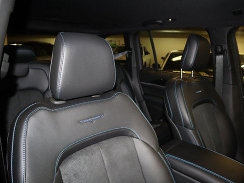 New 2022 Jeep Grand Cherokee Trailhawk w/ Luxury Tech Group III image 23