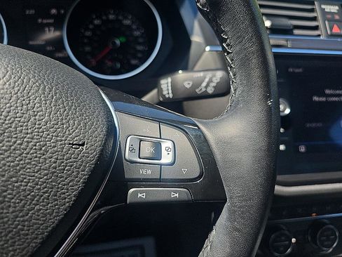 Used 2019 Volkswagen Tiguan SE AWD/4WD image 22