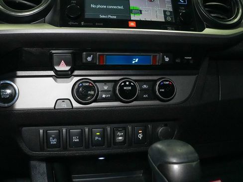 Used 2017 Toyota Tacoma TRD Sport RWD image 18