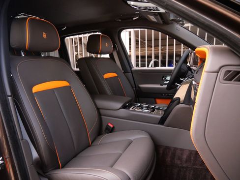 Certified 2022 Rolls-Royce Cullinan Black Badge AWD/4WD image 32
