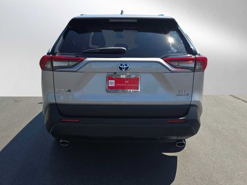 Used 2022 Toyota RAV4 XLE image 6
