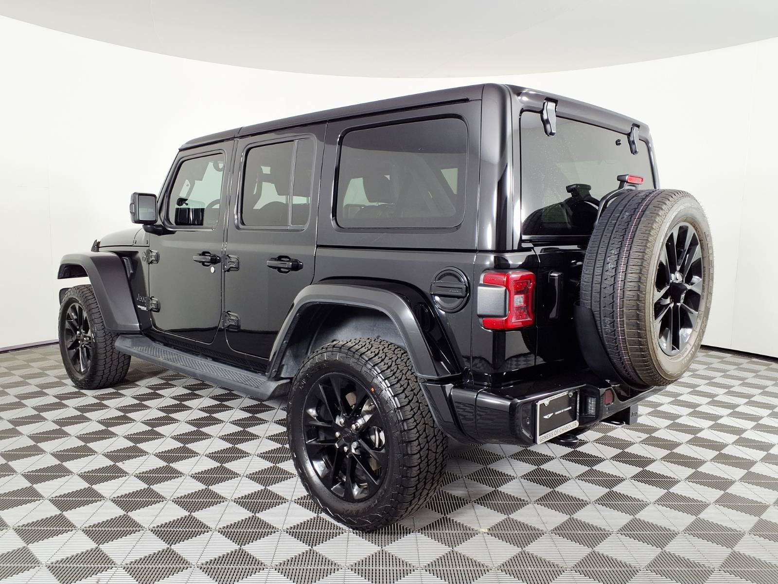 Used 2021 Jeep Wrangler Unlimited Sahara AWD/4WD image 6
