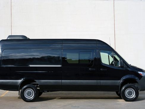 Used 2023 Mercedes-Benz Sprinter 2500 image 41