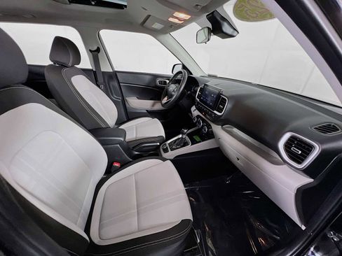 Certified 2025 Hyundai Venue SEL image 27