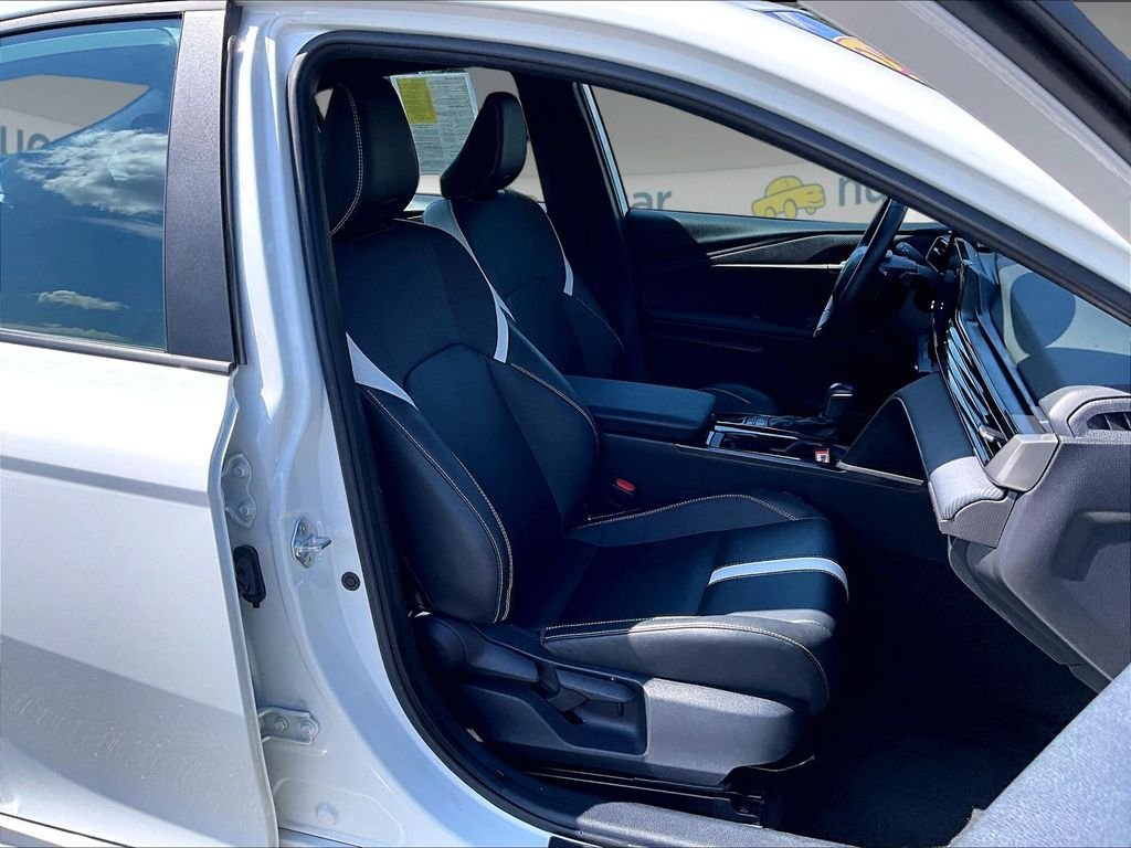 Used 2025 Toyota Camry SE FWD image 11