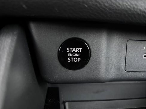 Certified 2025 Nissan Rogue S image 29