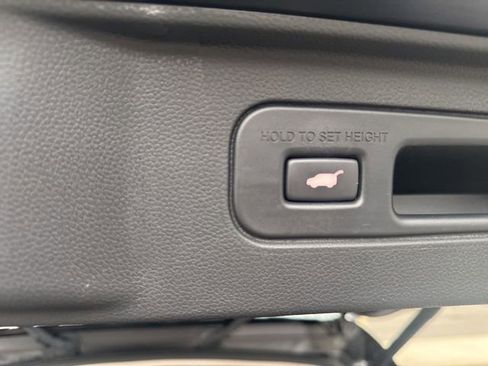 Used 2023 Honda Pilot Elite image 13