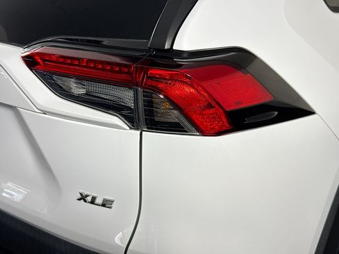 Used 2022 Toyota RAV4 XLE FWD image 34