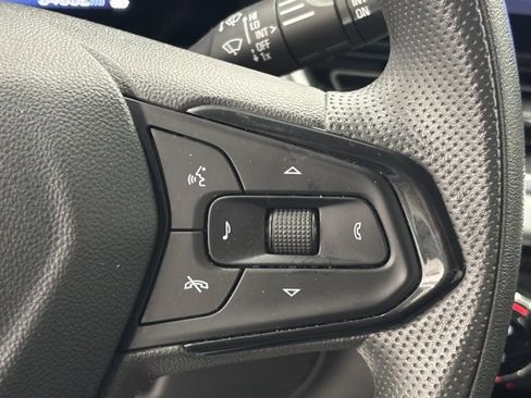 Used 2025 Chevrolet Trax LT image 17