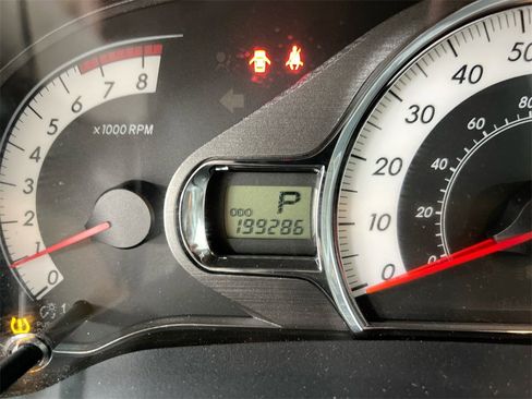 Used 2011 Toyota Sienna SE image 12