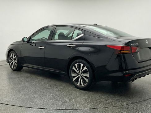 Used 2025 Nissan Altima 2.5 SV image 6