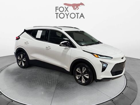 Used 2023 Chevrolet Bolt EUV LT w/ Convenience Package image 8