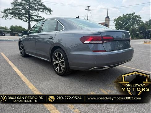 Used 2021 Volkswagen Passat 2.0T SE FWD image 5