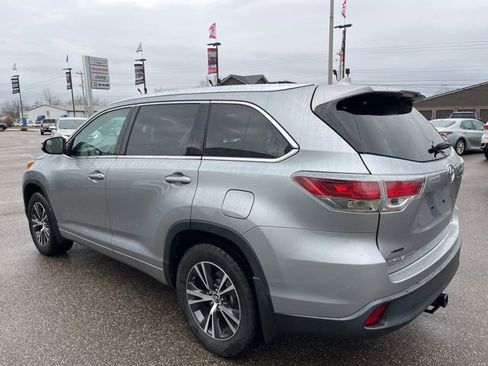 Used 2016 Toyota Highlander XLE image 6