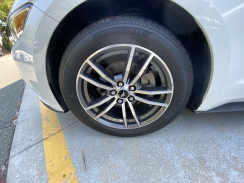 Used 2016 Ford Mustang Premium RWD image 31