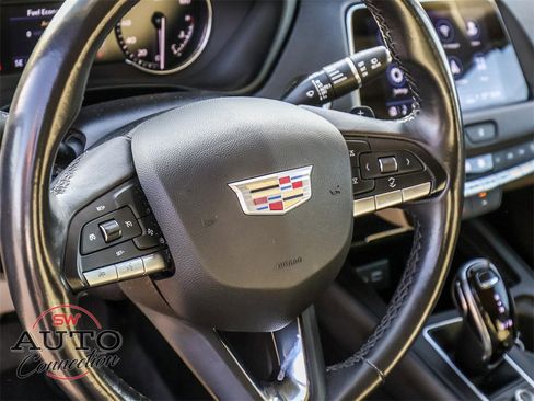 Used 2023 Cadillac XT4 Premium Luxury image 29