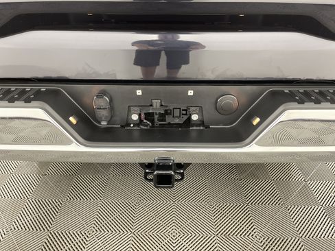 Used 2023 GMC Sierra 1500 SLE image 6