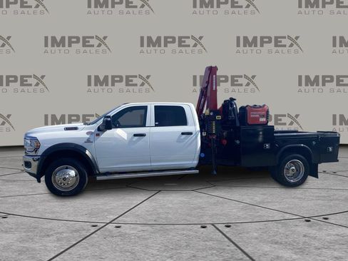 Used 2024 RAM 5500 Tradesman w/ Chrome Appearance Group AWD/4WD image 2