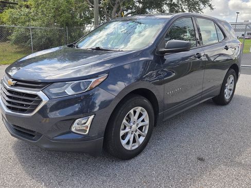 Used 2018 Chevrolet Equinox LS FWD image 1