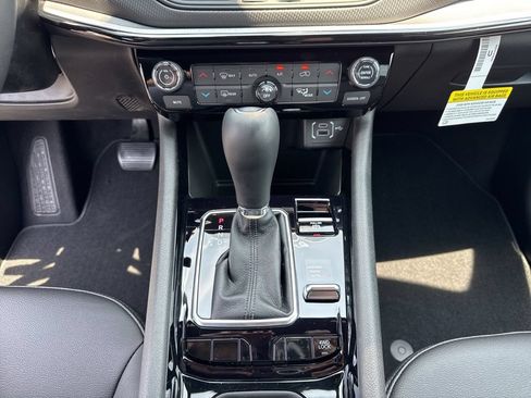 New 2025 Jeep Compass Limited w/ High Altitude Package AWD/4WD image 40