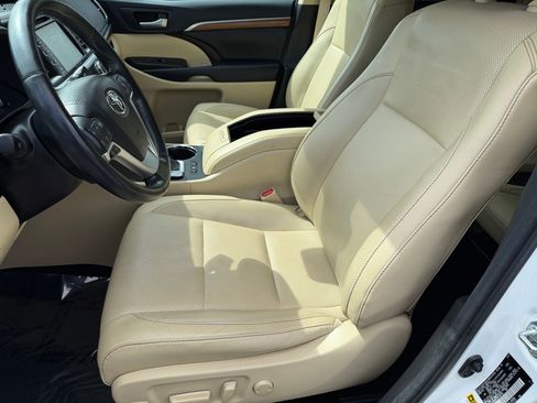 Used 2017 Toyota Highlander Limited w/ Protection Package #3 image 5