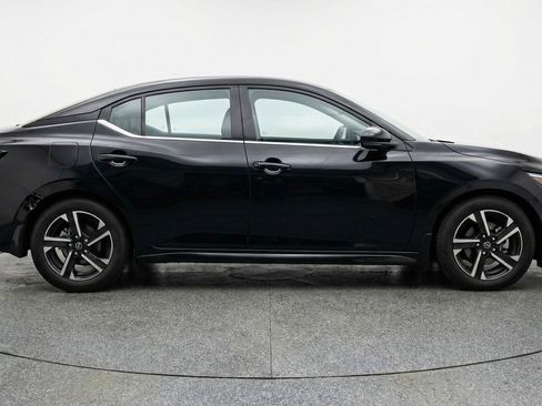 Used 2025 Nissan Sentra SV FWD image 11