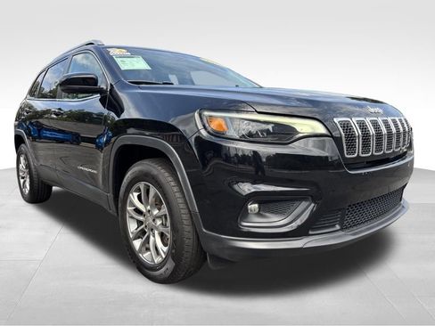 Used 2019 Jeep Cherokee Latitude Plus w/ Cold Weather Group AWD/4WD image 7