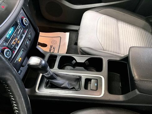 Used 2018 Ford Escape SE w/ SE Sport Appearance Package FWD image 18