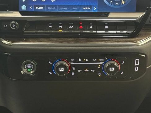 Certified 2023 Chevrolet Silverado 1500 LT AWD/4WD image 16