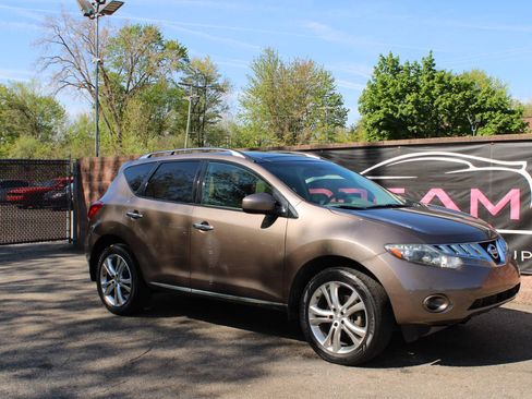 Used 2010 Nissan Murano LE w/ Navigation Pkg AWD/4WD image 4