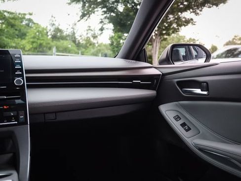 Used 2020 Toyota Avalon XLE w/ Moonroof Package FWD image 24