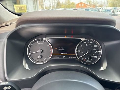 Used 2023 Nissan Rogue SV w/ SV Premium B Package image 14