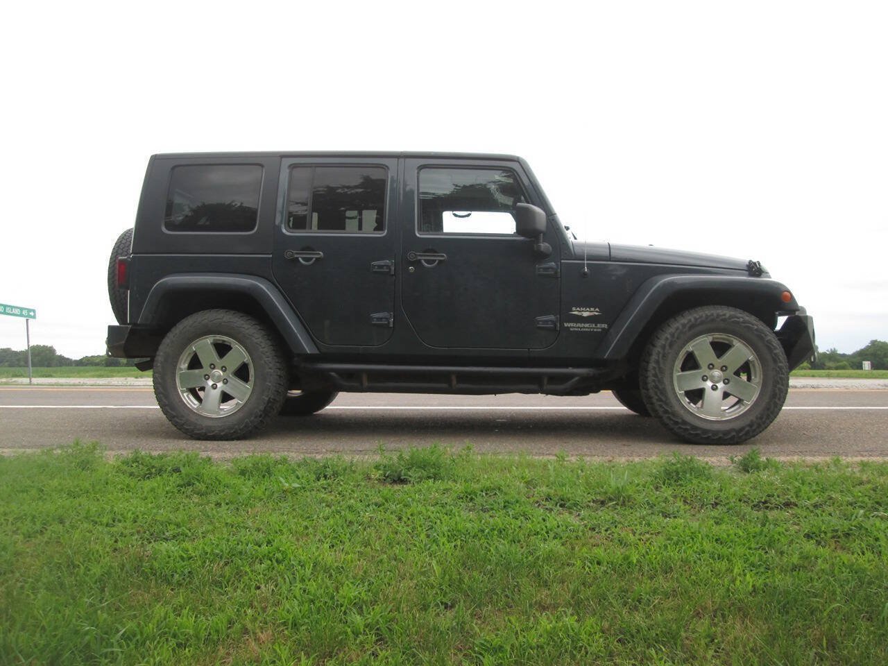 Used 2008 Jeep Wrangler Unlimited Sahara w/ Trailer Tow Group AWD/4WD image 5