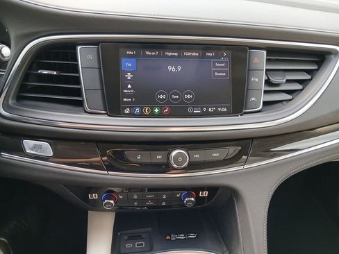 Used 2023 Buick Enclave Essence FWD image 30
