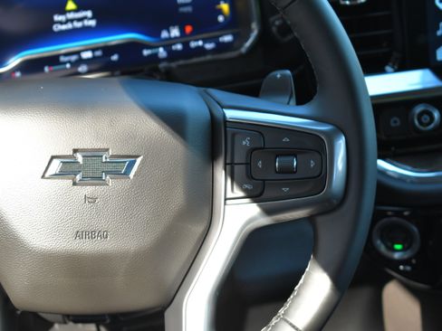 Used 2025 Chevrolet Silverado 1500 RST AWD/4WD image 16