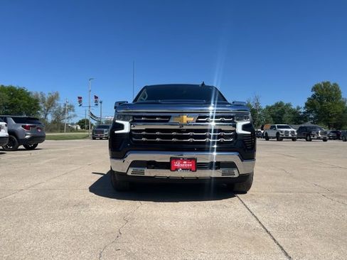Used 2022 Chevrolet Silverado 1500 LTZ w/ Technology Package AWD/4WD image 8