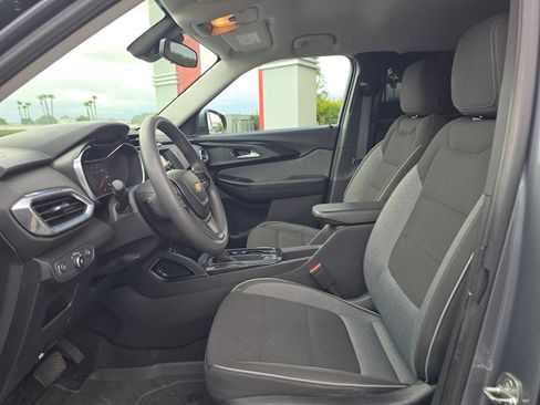 Used 2022 Chevrolet TrailBlazer LT w/ LPO, Blackout Package FWD image 22