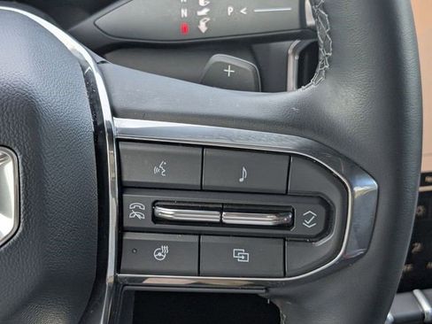 Certified 2025 GMC Acadia Elevation FWD image 29