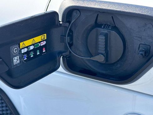 Used 2023 Jeep Wrangler Unlimited Sahara image 6