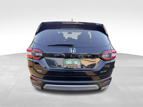 Used 2024 Honda Pilot Elite image 6