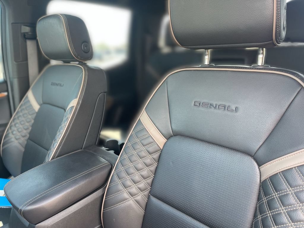 Used 2023 GMC Canyon Denali AWD/4WD image 16