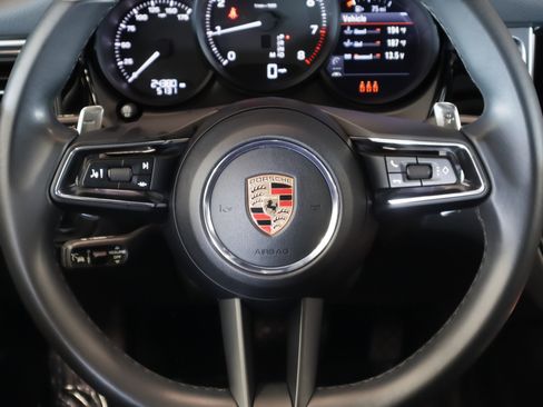 Certified 2025 Porsche Macan AWD/4WD image 15