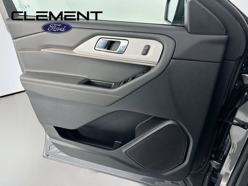 New 2026 Ford Explorer Active image 24