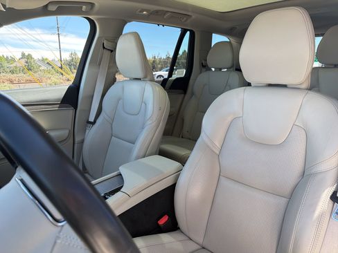 Used 2023 Volvo XC90 T8 Ultimate AWD/4WD image 19