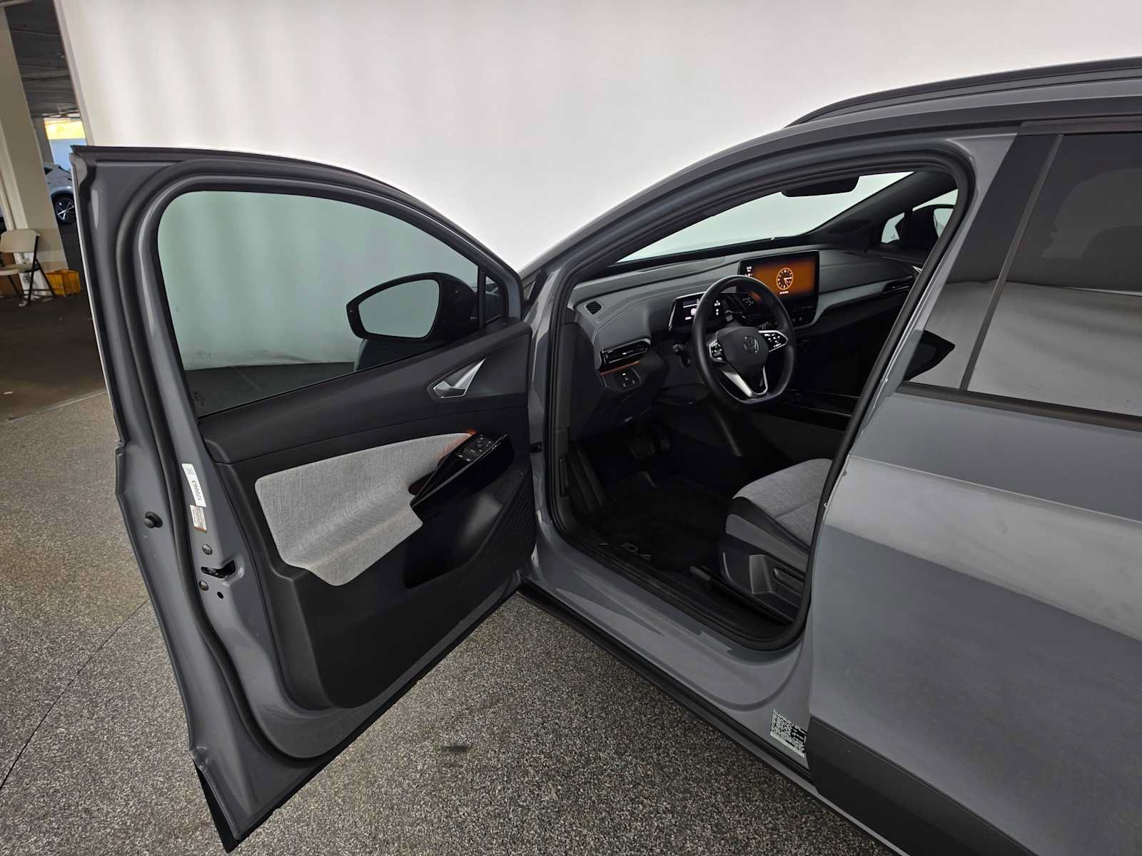 Used 2023 Volkswagen ID.4 2WD image 19