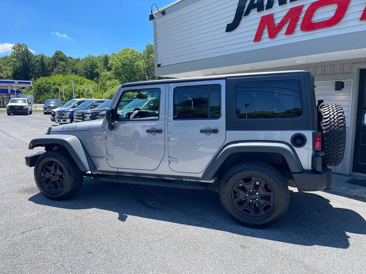 Used 2017 Jeep Wrangler Unlimited Sport AWD/4WD image 4