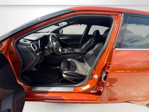 Used 2022 Nissan Maxima SR w/ Sport Mat Group image 22