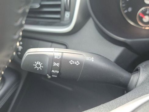 Used 2019 Kia Sorento LX w/ LX Convenience Package image 18