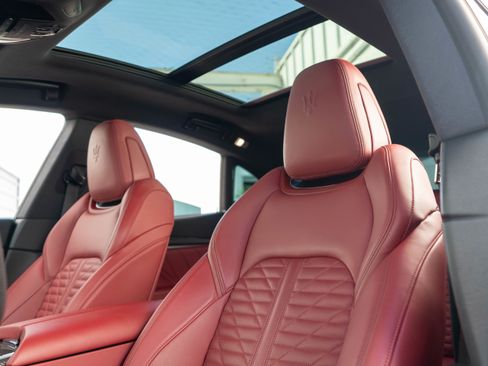 Used 2022 Maserati Levante Modena S image 13