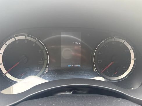 Used 2020 Toyota Highlander LE AWD/4WD image 8